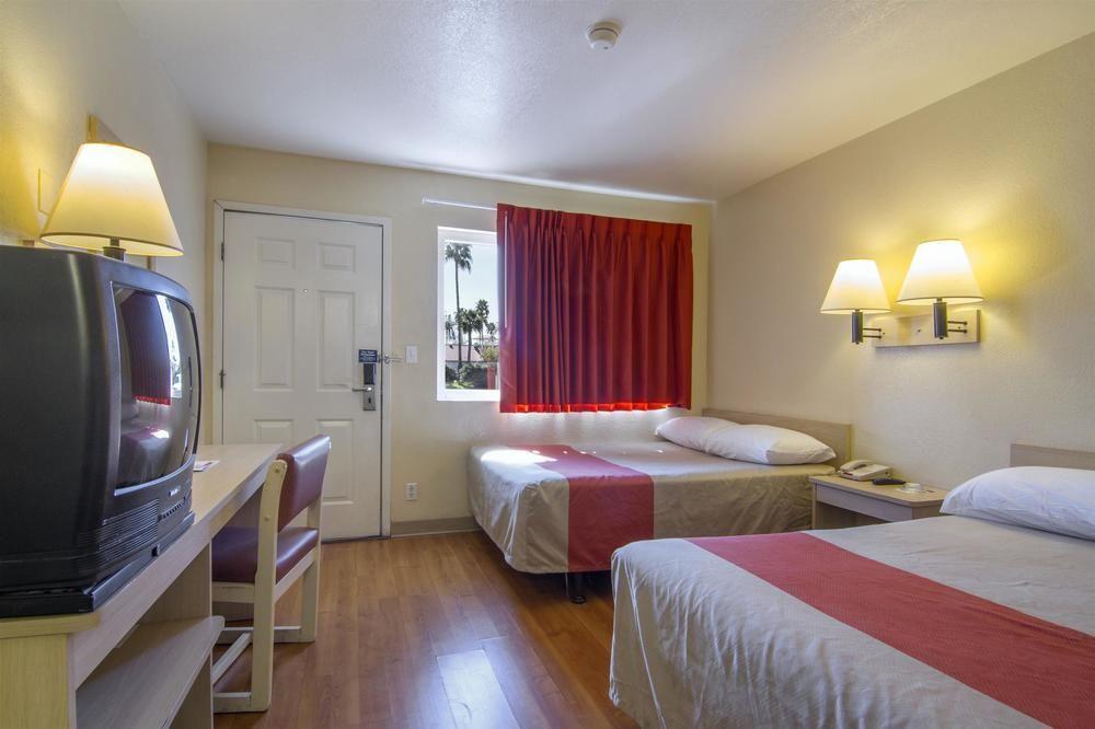 Motel 6 Mesa North Eksteriør bilde