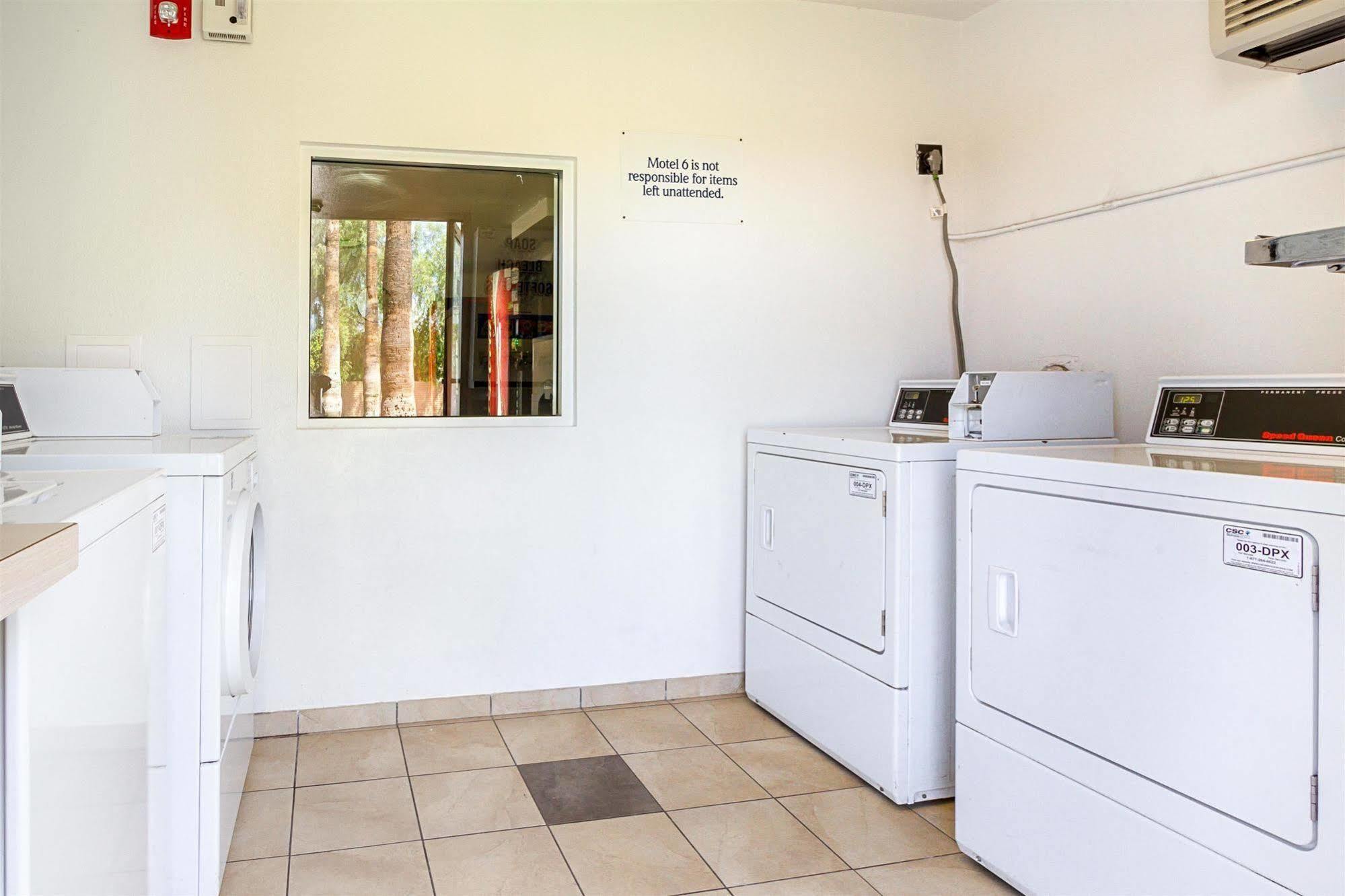 Motel 6 Mesa North Eksteriør bilde