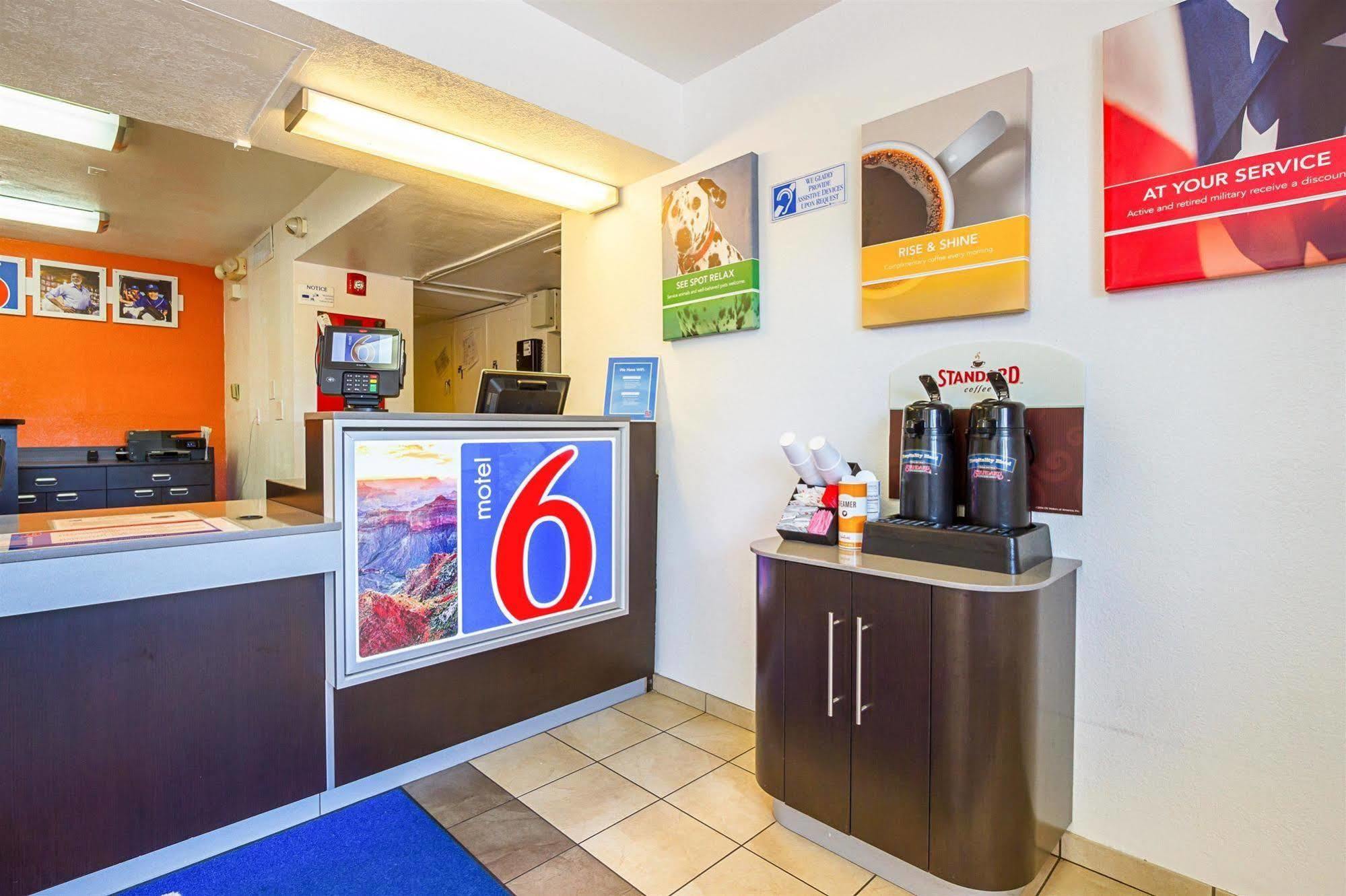 Motel 6 Mesa North Eksteriør bilde